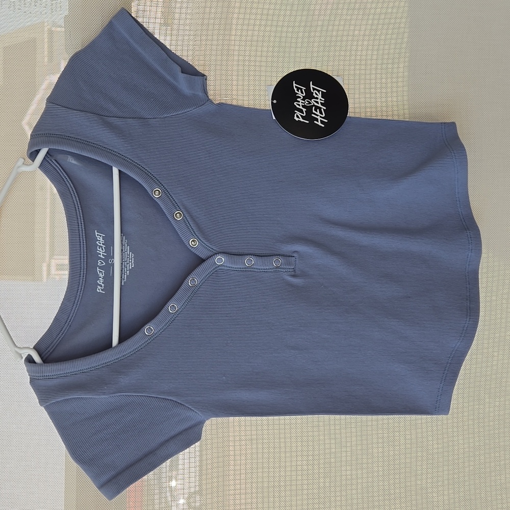 Planet Heart, Size Small NWT, Rustic Blue, Juniors' Ribbed Henley Seamless Tee